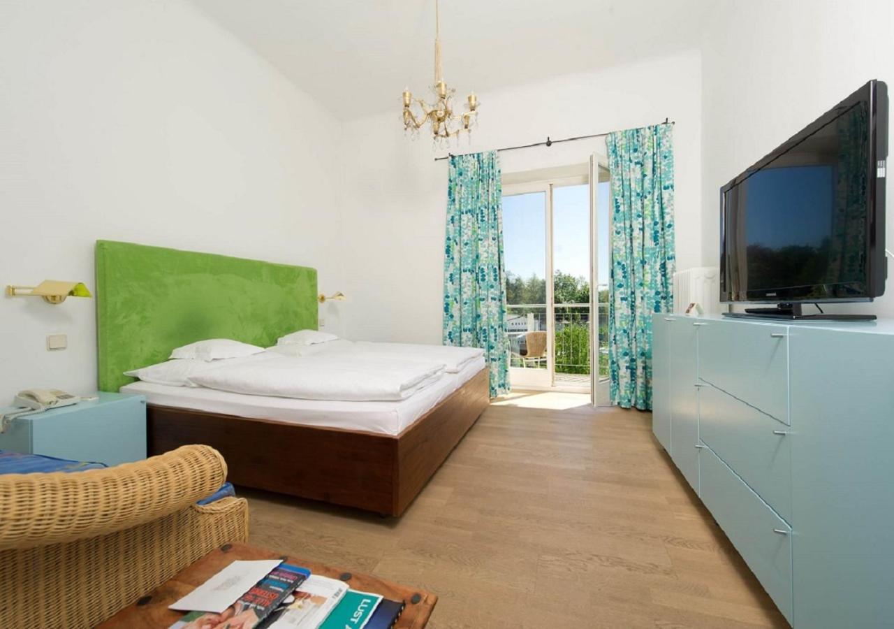 Seehotel Hubertushof Velden am Woerthersee Exterior photo