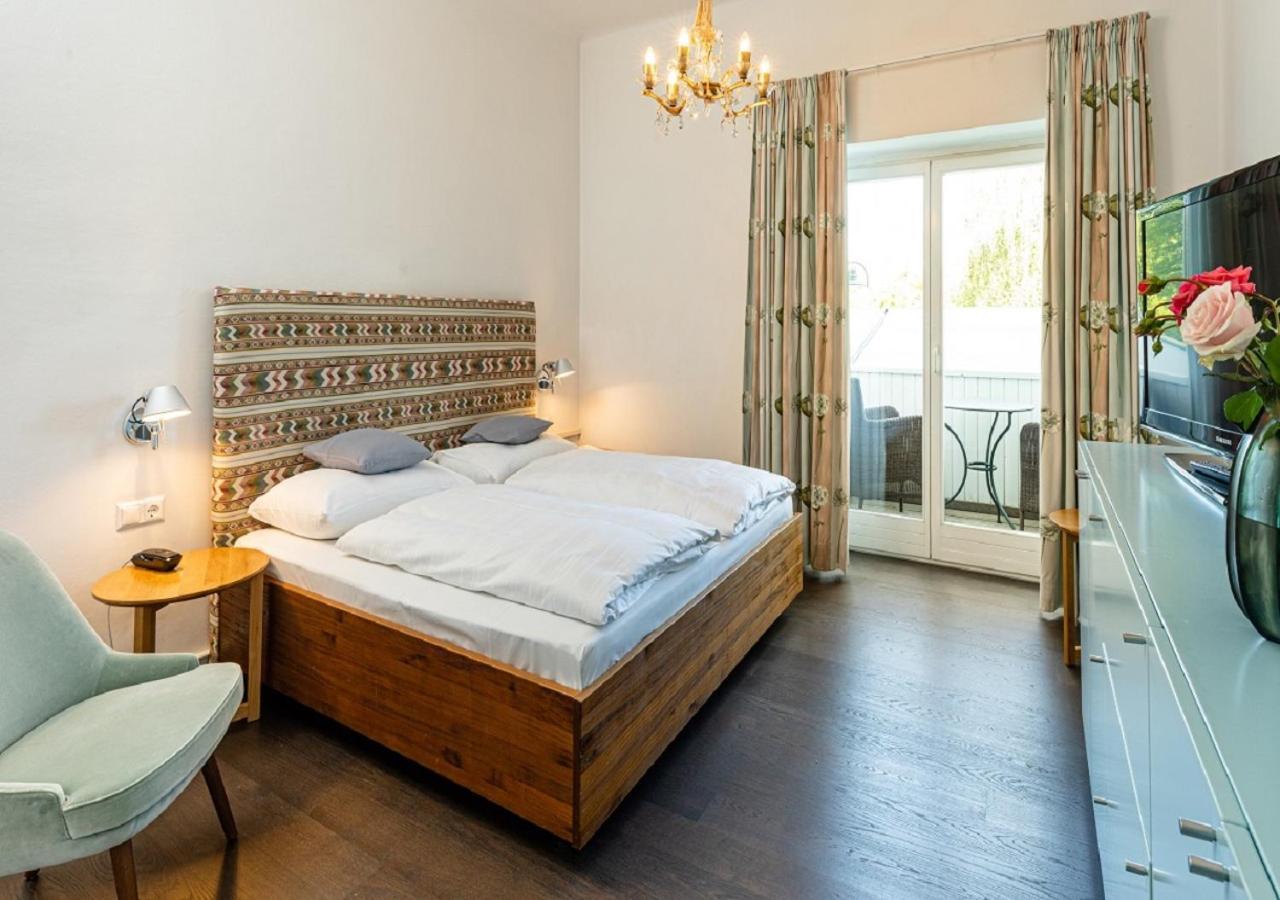Seehotel Hubertushof Velden am Woerthersee Exterior photo